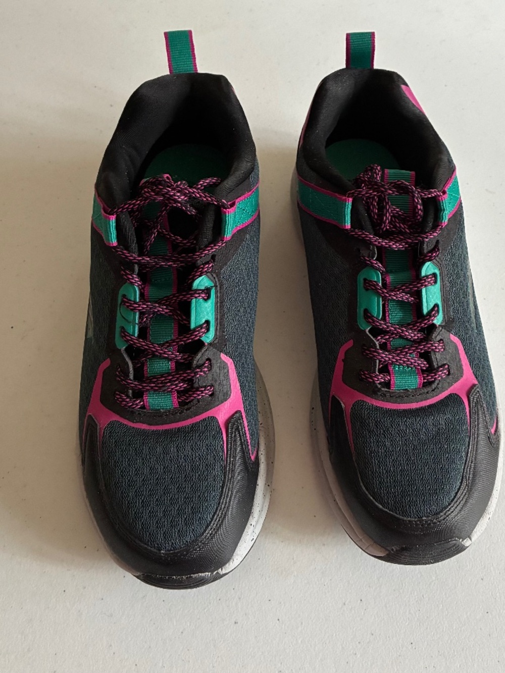 Women's Avia Athletic Shoes Black with Pink and Green Trim Size 6.5